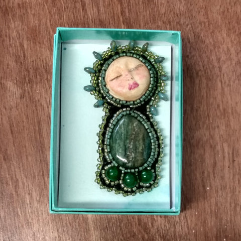 My little lady pin - Jewelry